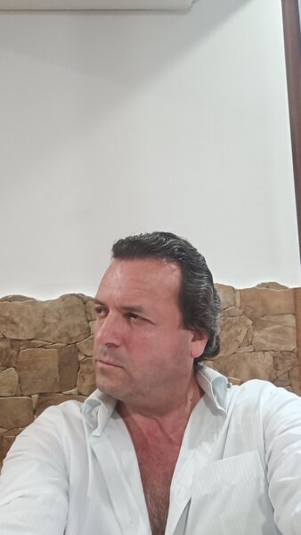 Domn serios 55 ani ofer companie calda si respect unei doamne in varsta,